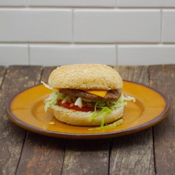 HAMBURGUESA CON QUESO