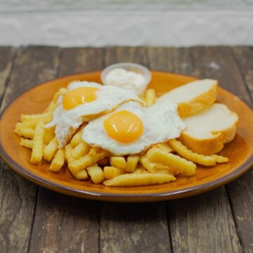 HUEVOS CON PATATAS